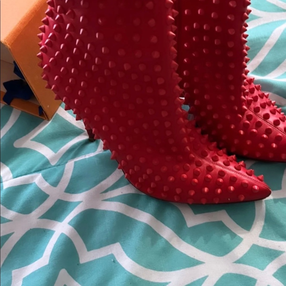 Red bottoms for women